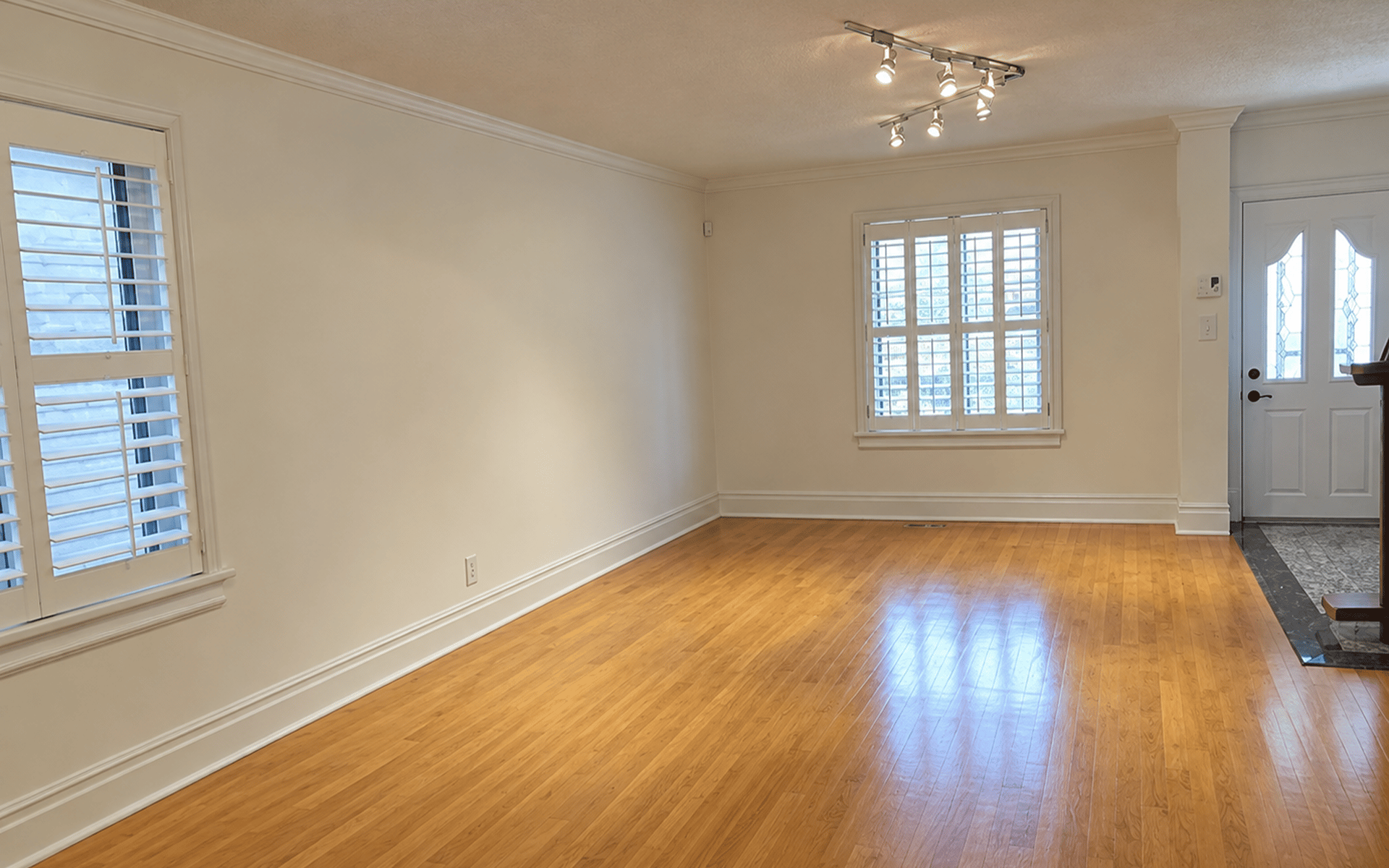 55 Rawlinson Ave