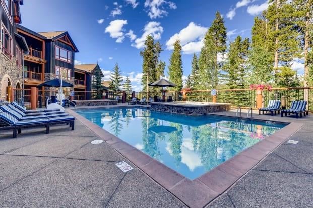 42 Snowflake Dr, #413