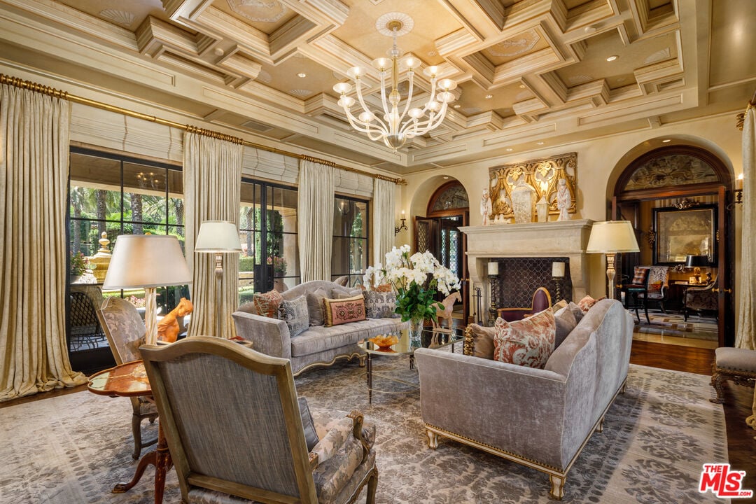 38 Beverly Park Cir