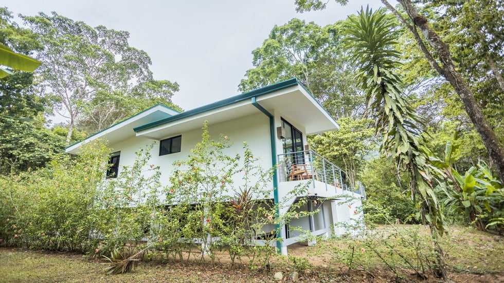 Luxury Riverfront Residence in Playa Dominical Walk to the Beach