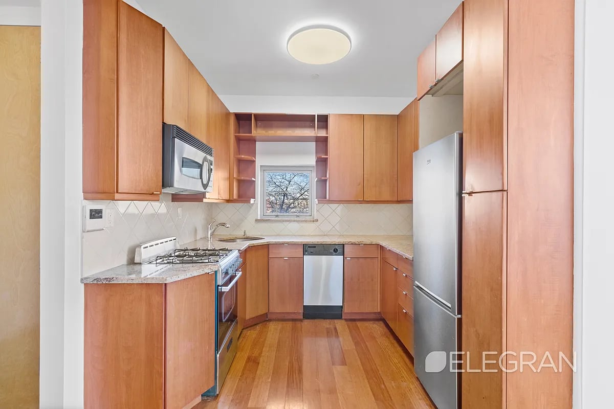 383 Carlton Ave #5E