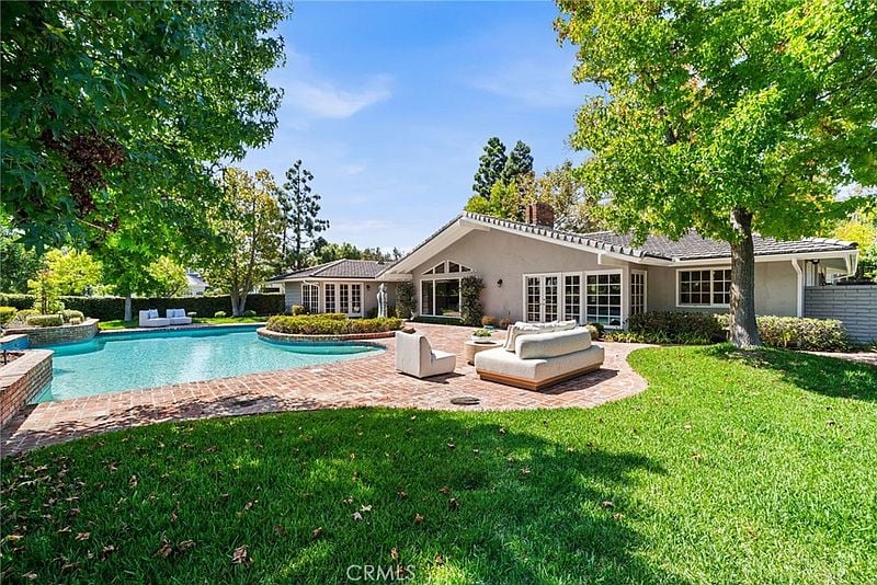 10982 Bent Tree Rd, Santa Ana, CA 92705