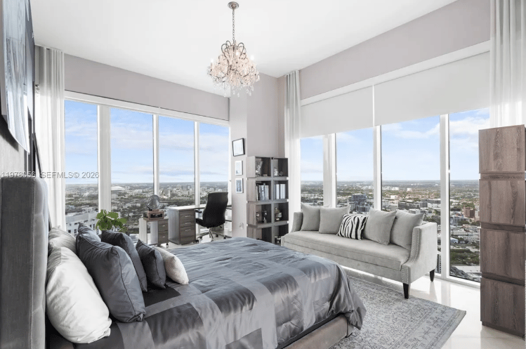 LUXURY IN THE MIAMI SKY