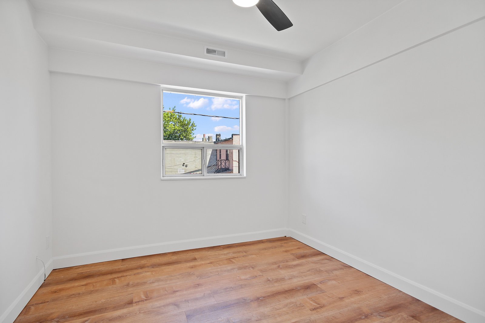 1328 Gerrard Street E Unit: 203