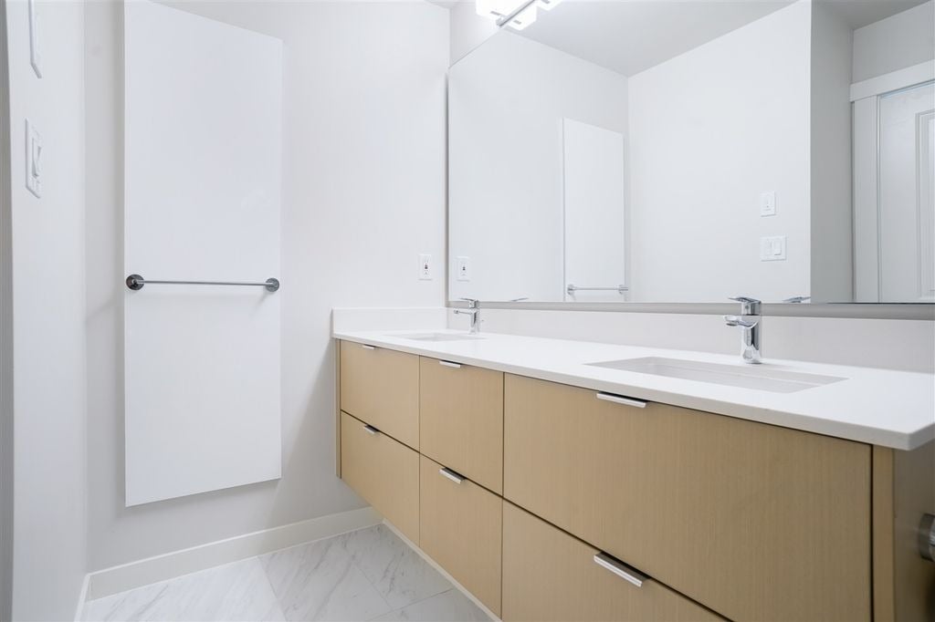 255 W 1st St, #510
