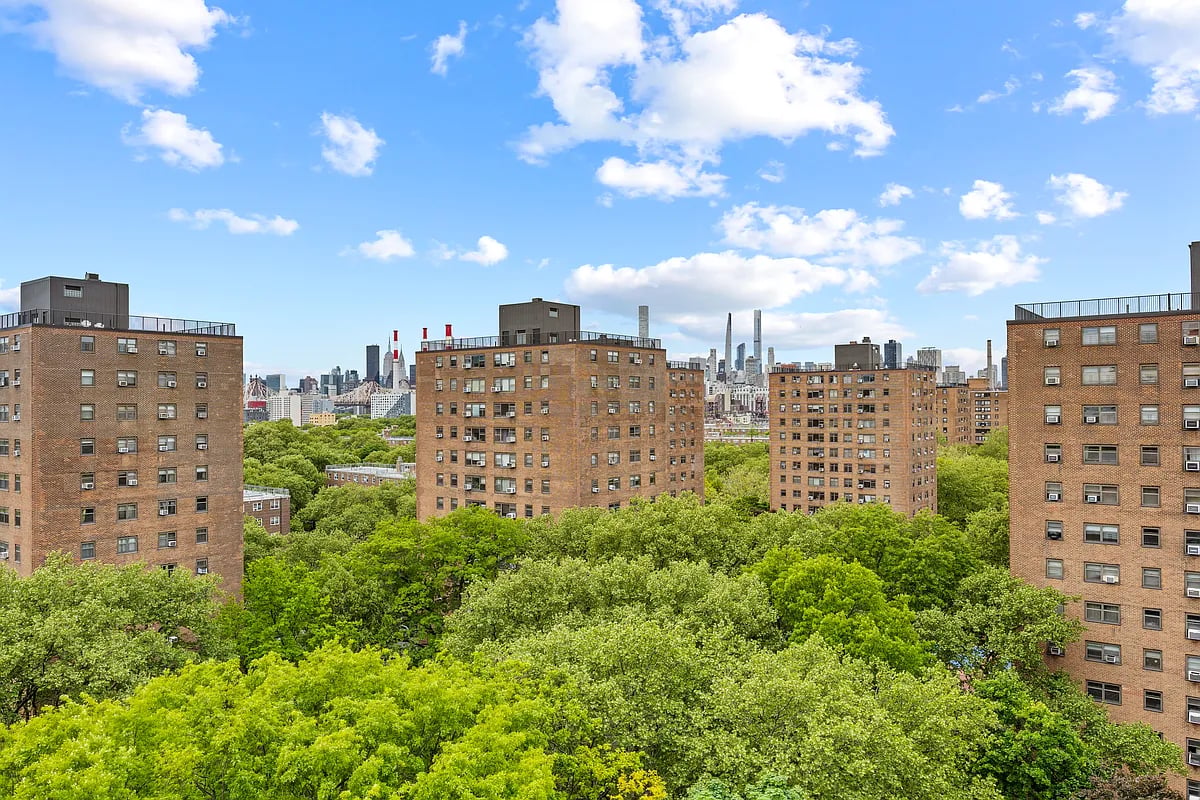 21-66 33rd Road Unit: 12B