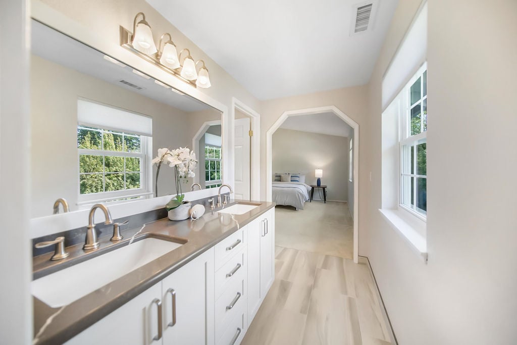 3055 NW Colonial Lane