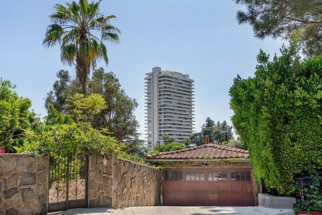 Windmere Pavilion, St Ives Dr, 90069