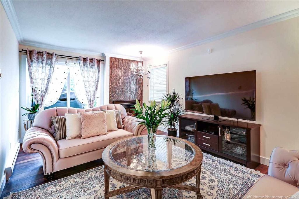 230 W 16th St, #4
