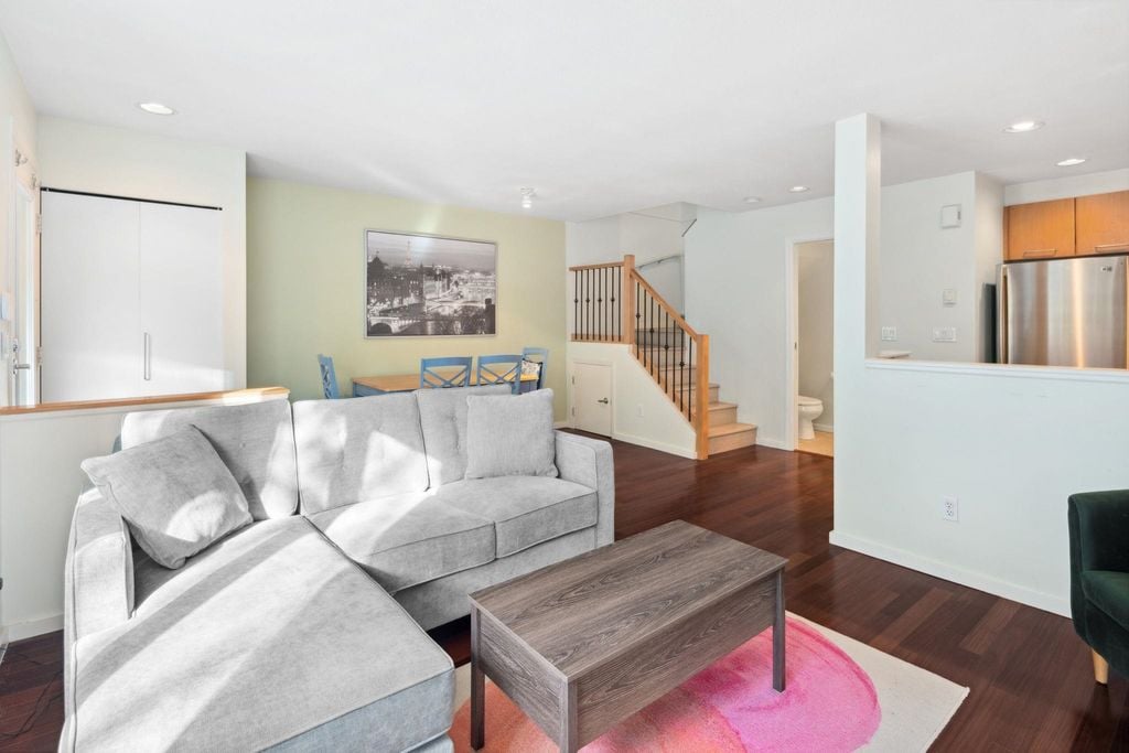 7408 Magnolia Terr