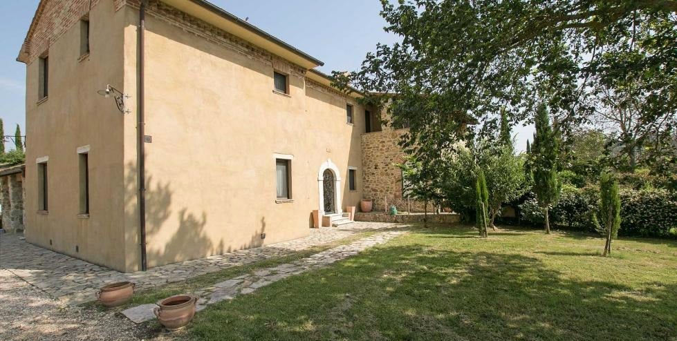 Farmhouse with Pool in Castiglione Del Lago