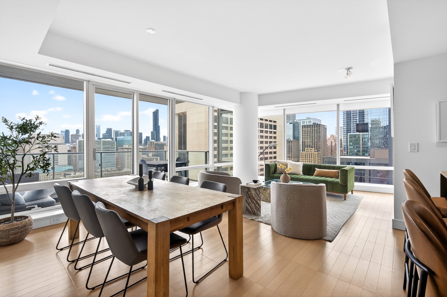 Suite 2806- 180 University Avenue