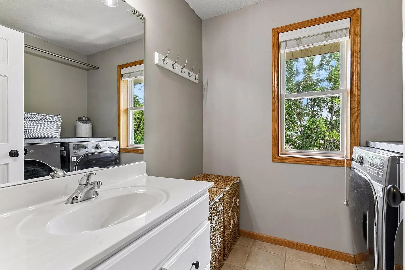 Stunning 2-Story in Springfield Community