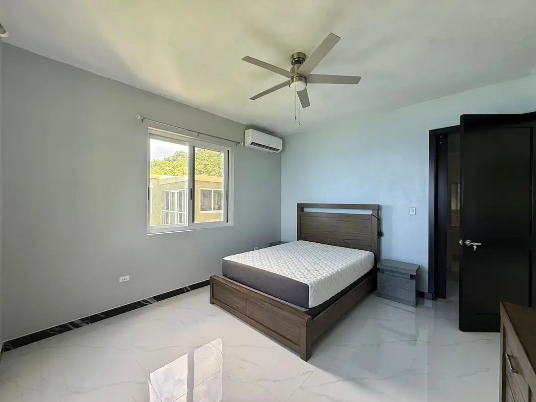 1079 Rogue's Bay 3 Bedroom Apartment 