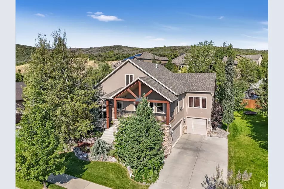 2153 E Eagle Crest Dr
