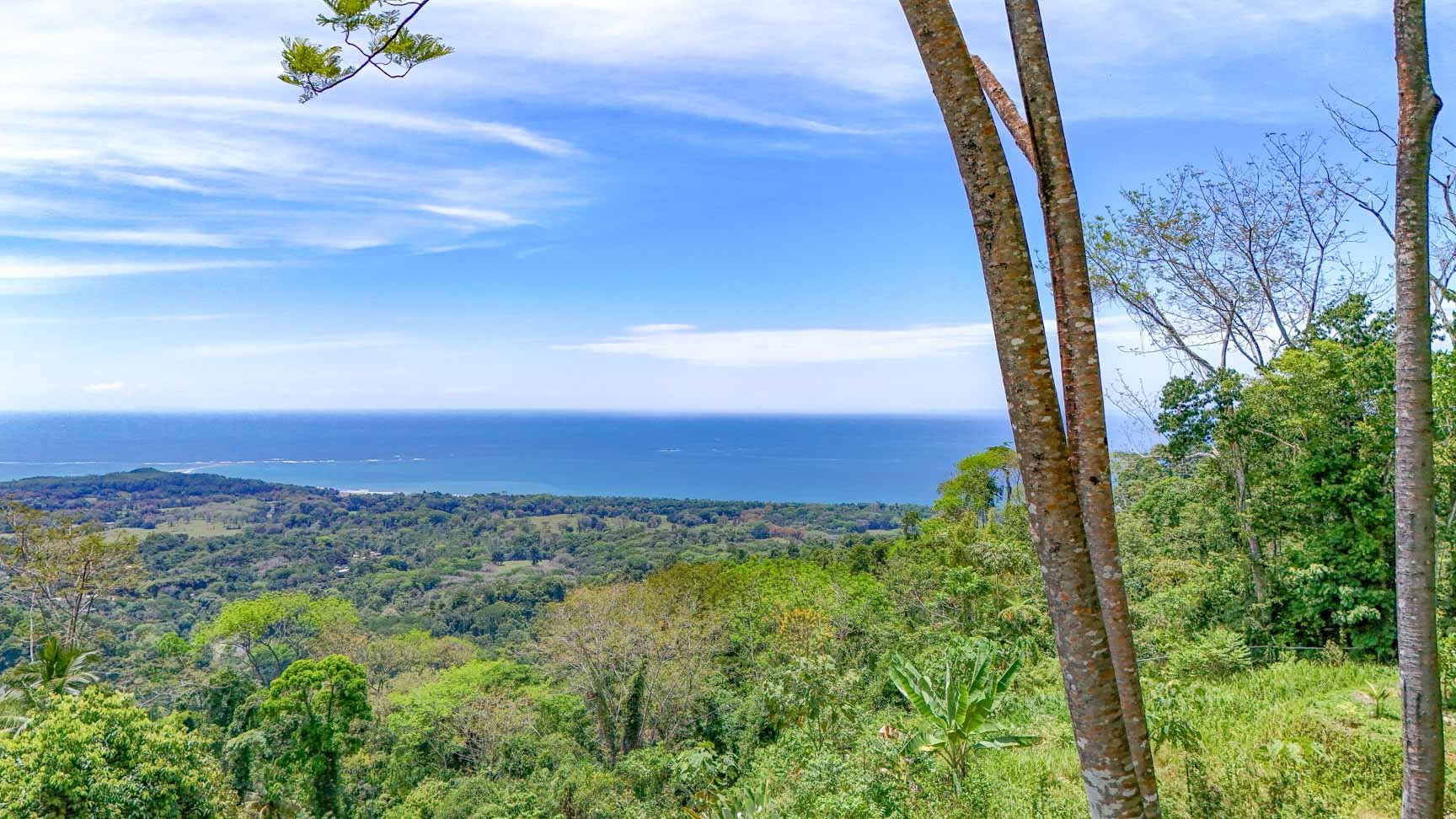 Large Uvita Lot With Whale’s Tail Ocean Views, Sunsets & Legal Water – Ready to Build!