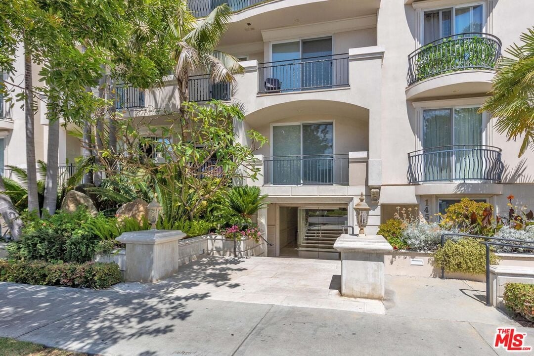 1450 S Beverly Dr #404