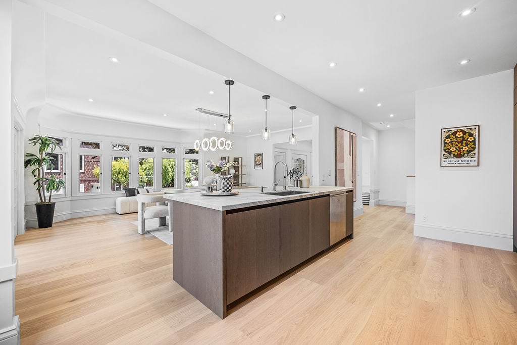 785 3rd Avenue · Photo 64