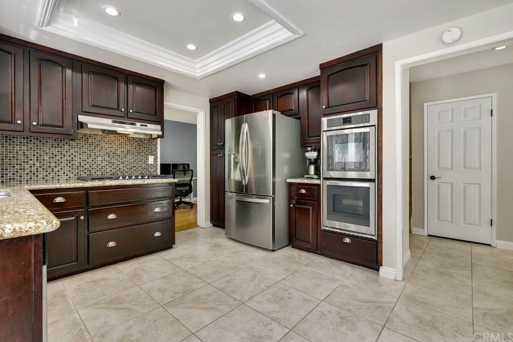 22242 Pewter Ln