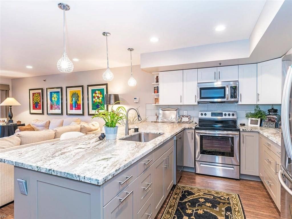 New Listing: 335 Ski Way #334