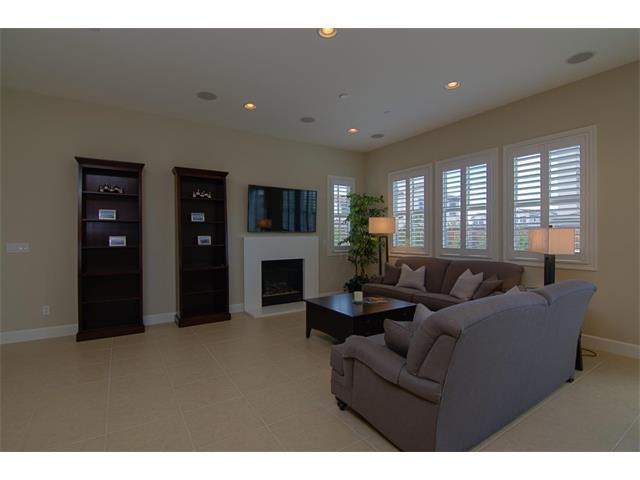 340 Mansfield Dr