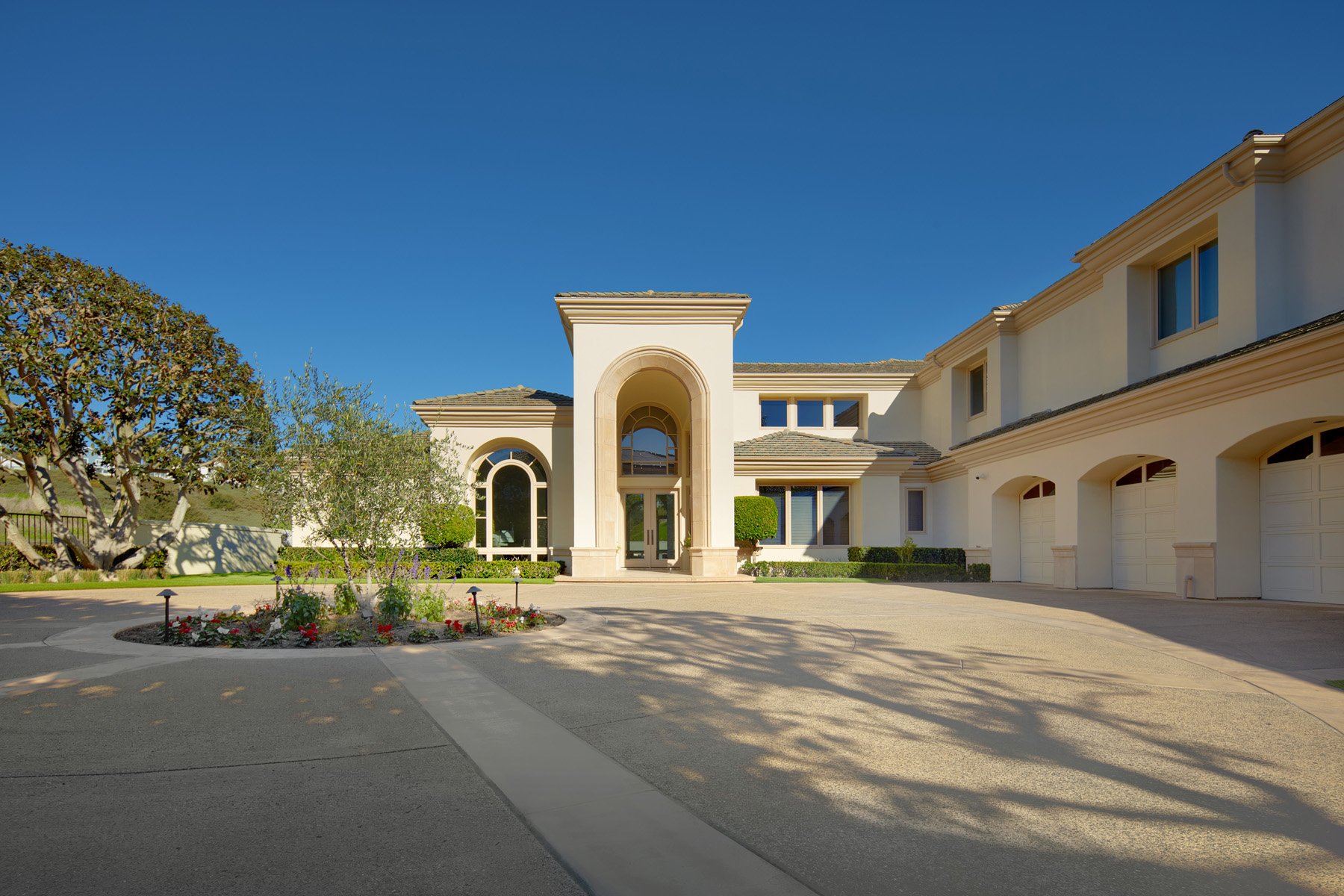 1 Elk Grove Ln