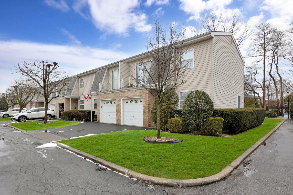 336 Commack Rd #16