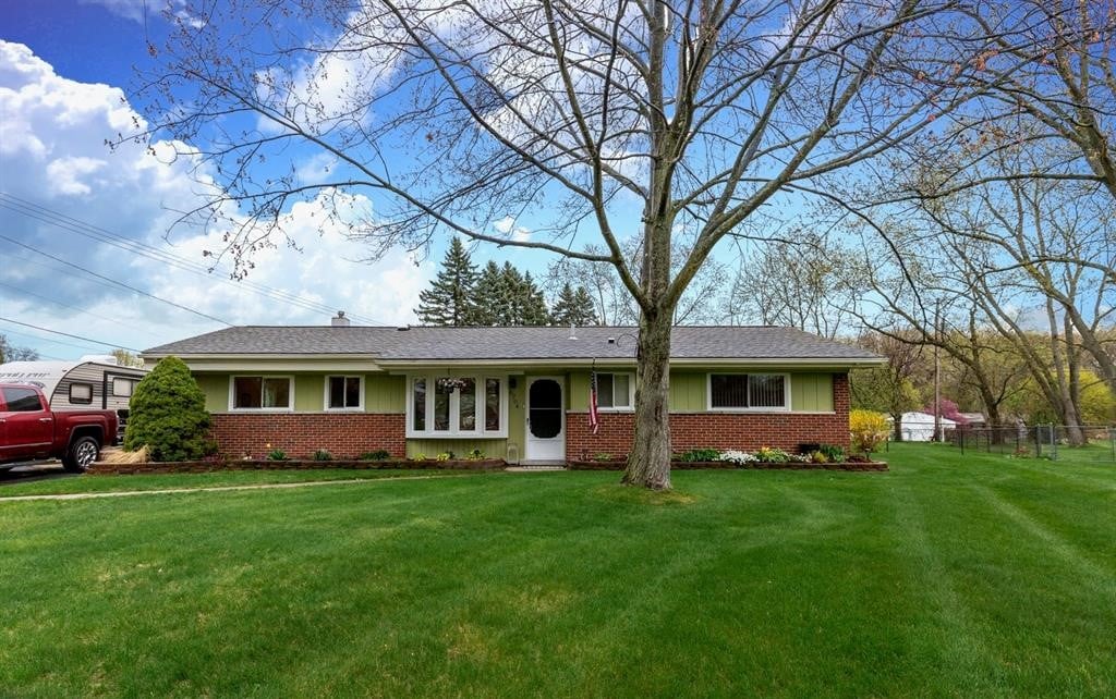 6704 Plum Lane