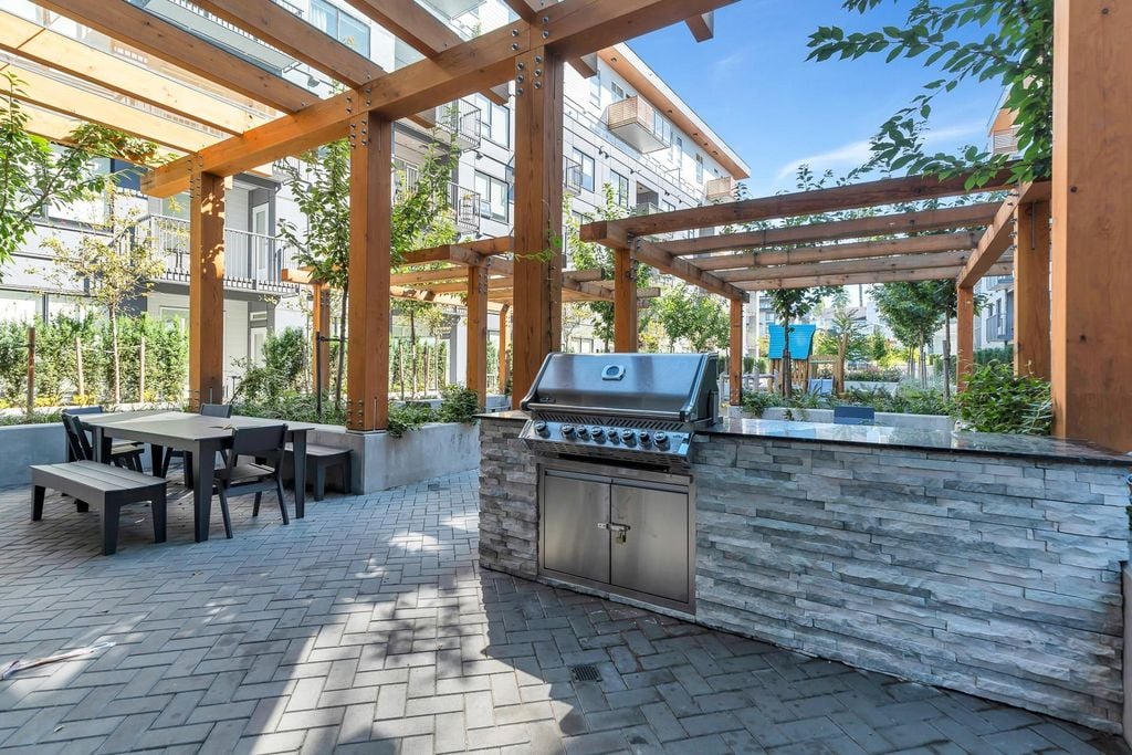 648 Lea Ave, #305