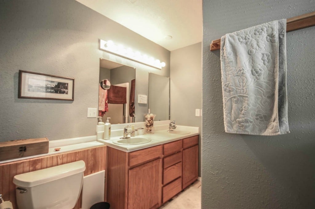 325 W Entiat Dr