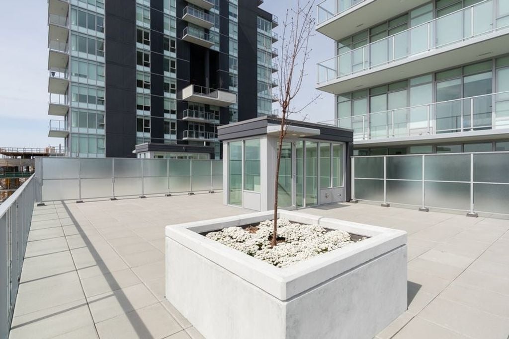 3581 E Kent Ave N, #608