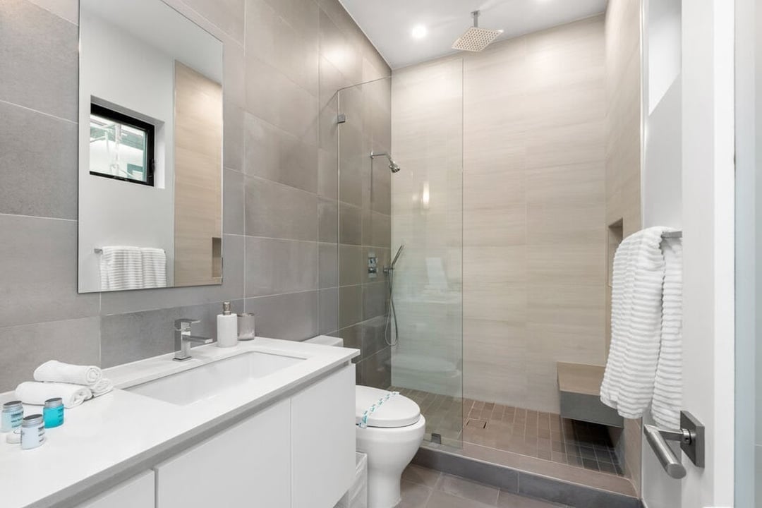 Garden Crescent, North Harper Avenue, 90048