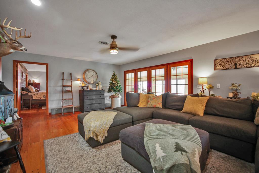 12 Hillcrest Circle