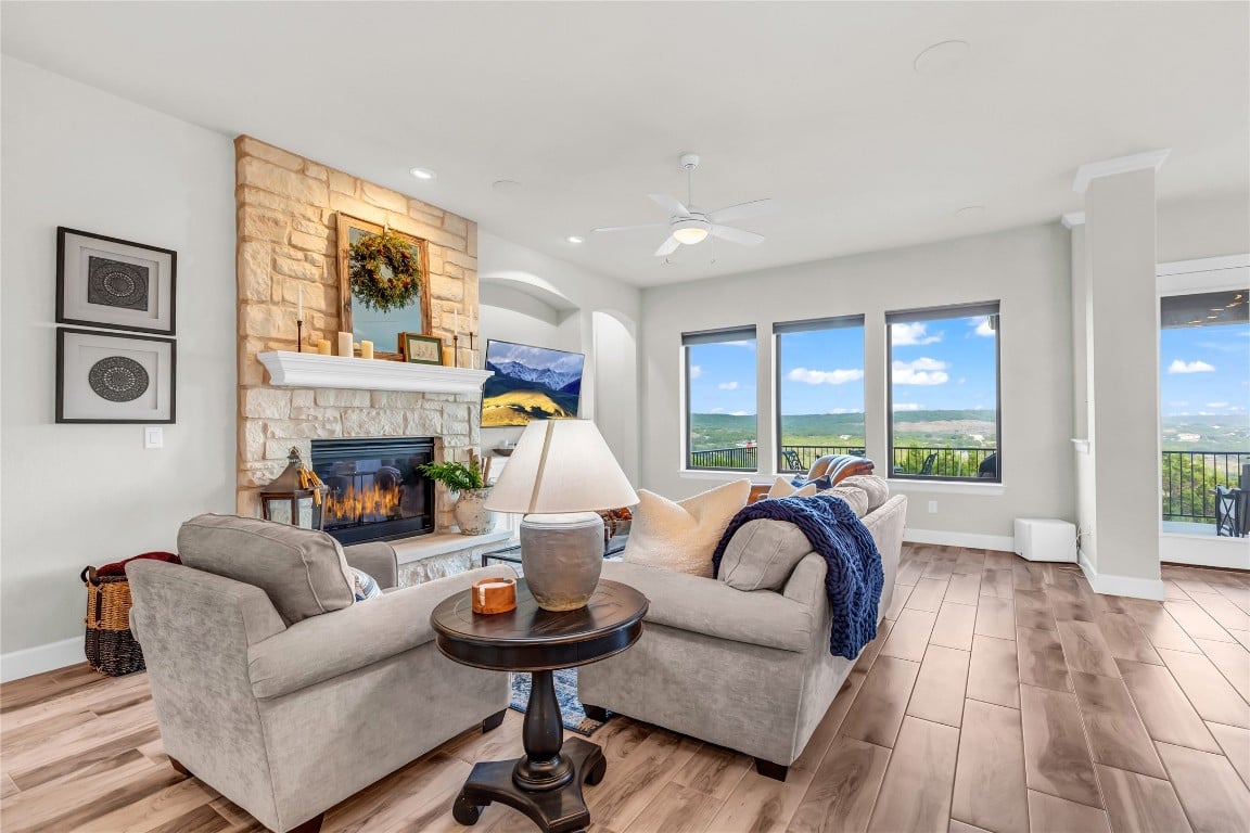 500 Balcones Ridge Way