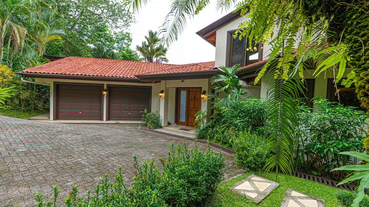Private Luxury Villa with Whale Tail Ocean View Close to Downtown Uvita