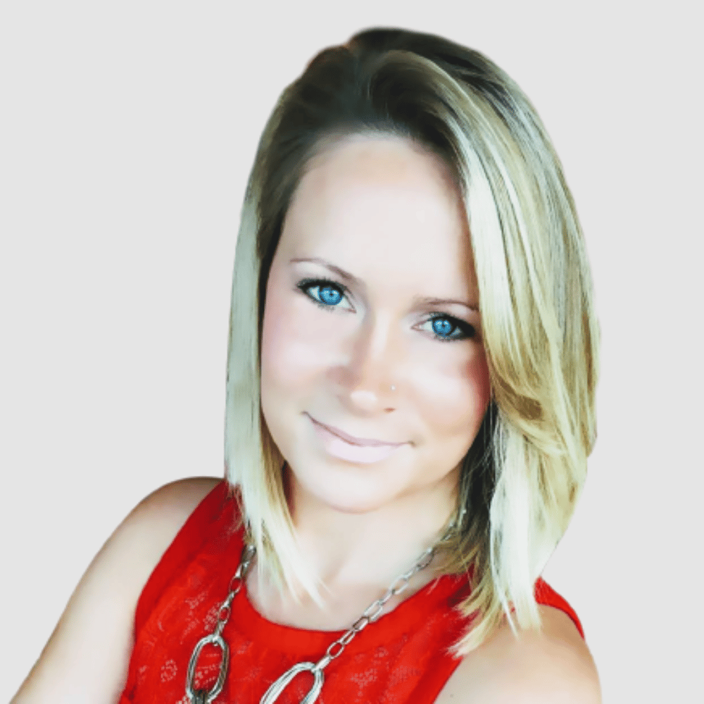 Ashlee Gerardo-Ferrer Virginia Beach, VA Real Estate Agent Headshot