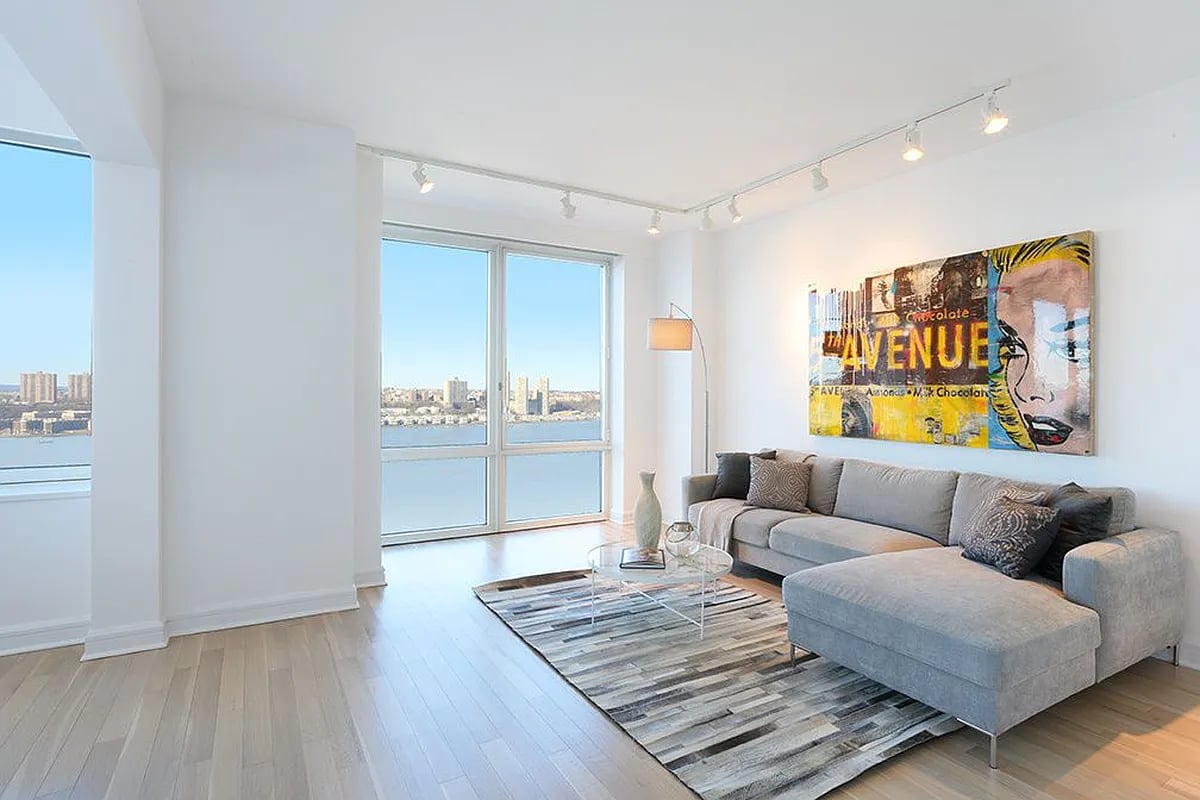 80 Riverside Blvd #25B