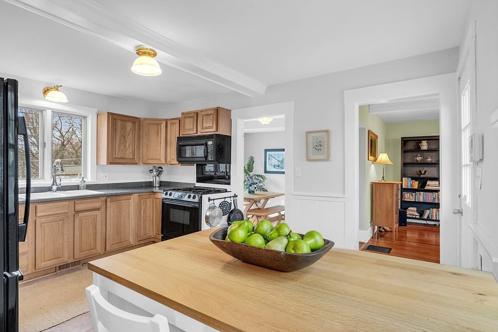 36 Pleasant St