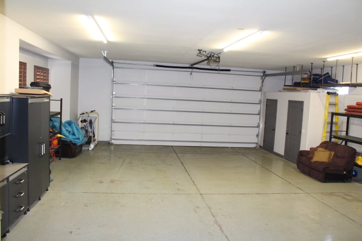 2562 Beverly Glen Dr. 