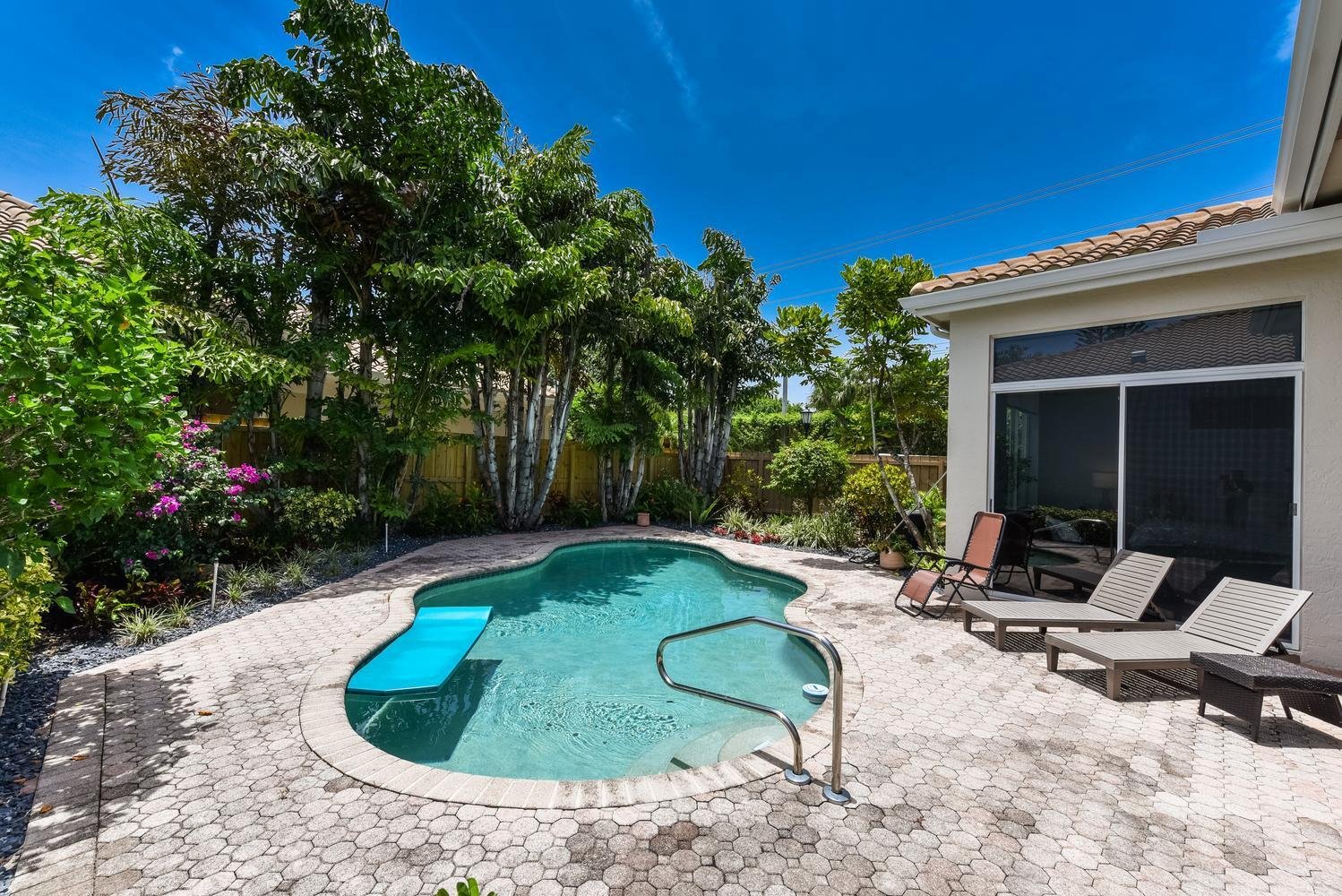 6685 NW 24th Ter