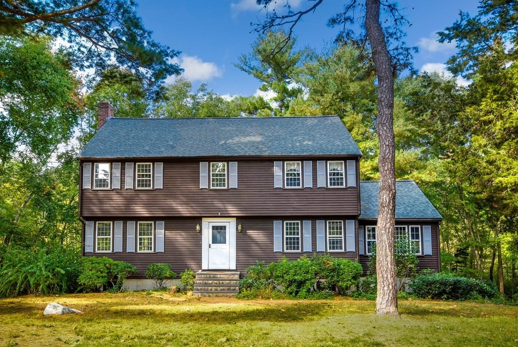 8 STONEYBROOK RD