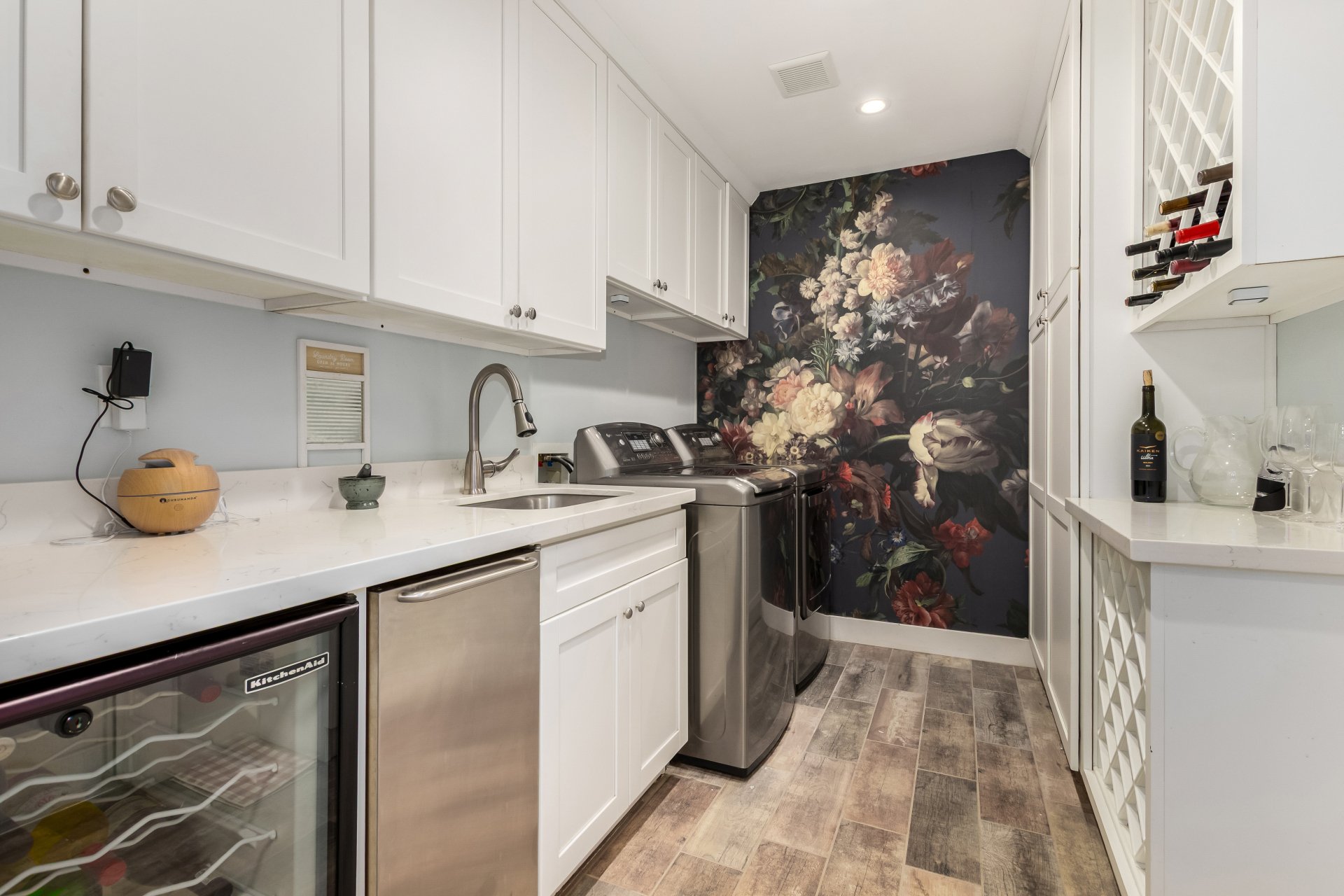 3439 N 45TH Place