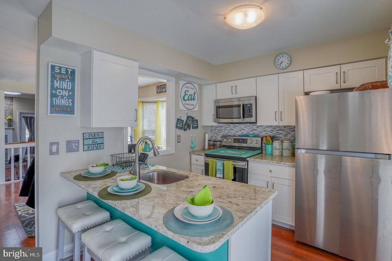 2 Ashley Dr