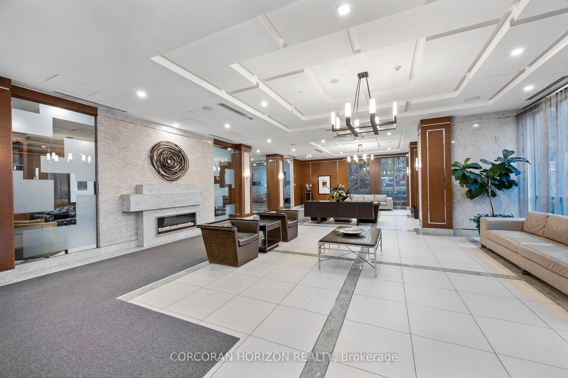 PRIME PENTHOUSE LIVING IS NOW EASY! 
