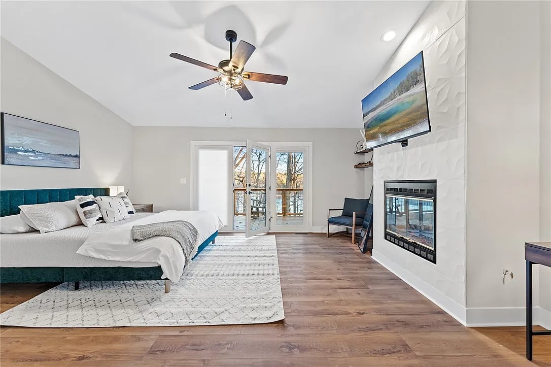 1104 Whitfield Point Rd