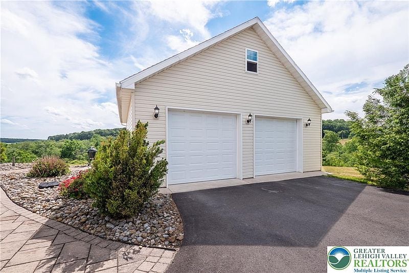 2912 SILVER CREEK CIRCLE