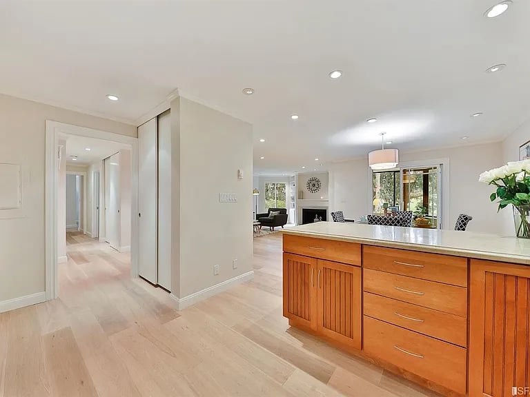 109 S Lake Merced Hls APT 2D