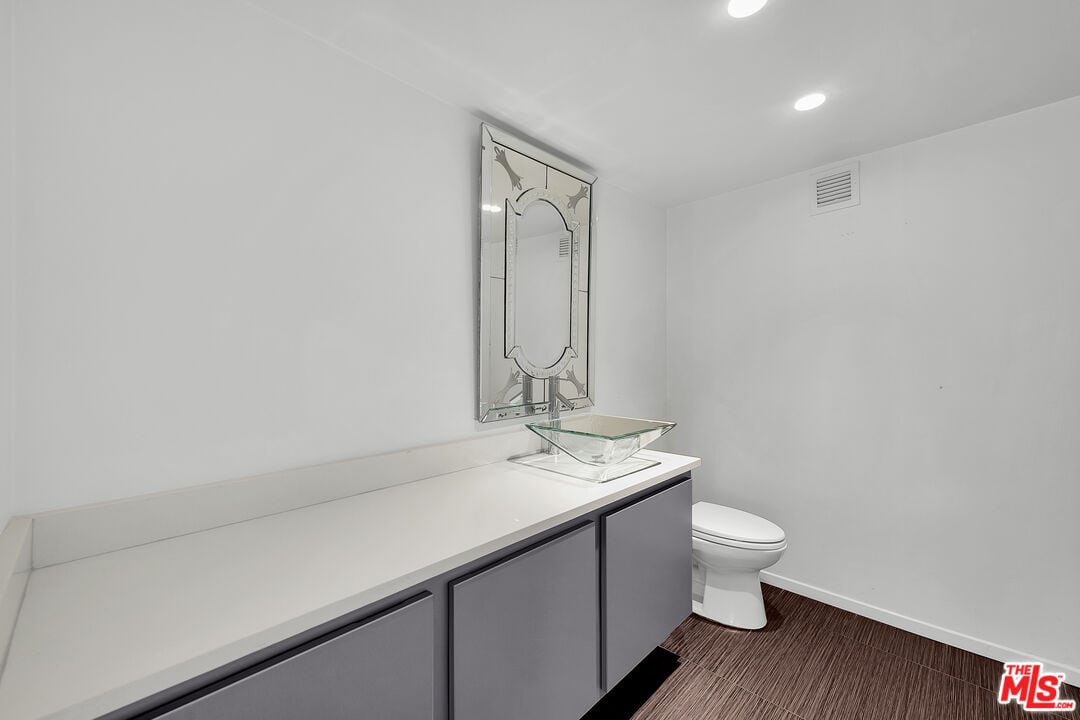 10590 Wilshire Blvd #307 and #2A