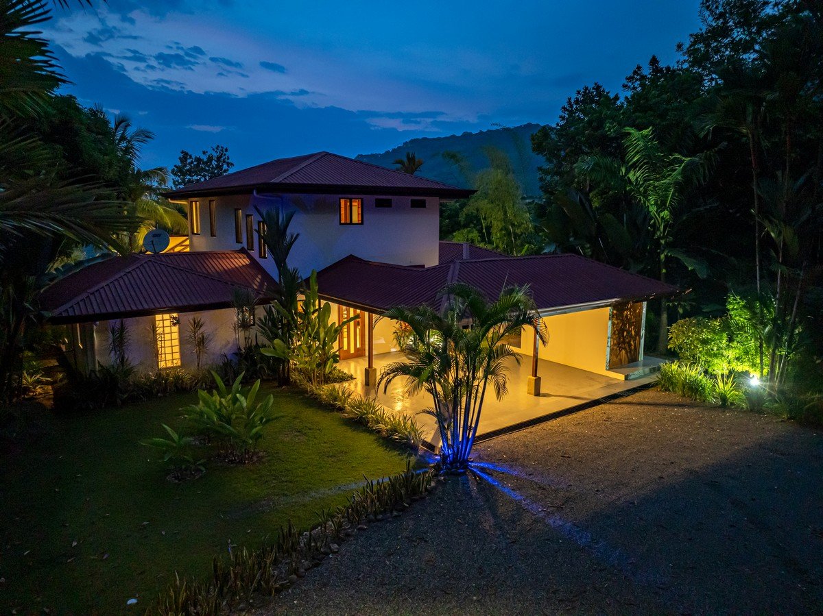 2.07 ACRES – 3 Bedroom Elegant Home With Guest Suite & Sweeping Ocean Views, Secluded & Nestled within Lush Jungle Surroundings!!!
