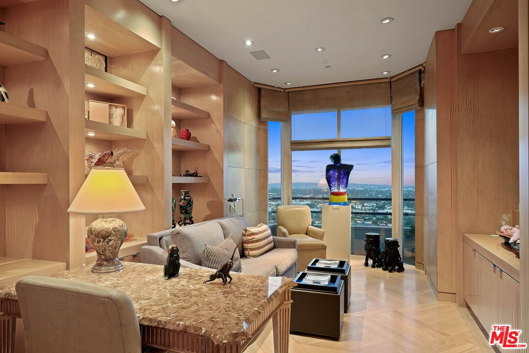 10601 Wilshire Blvd Unit: 20C